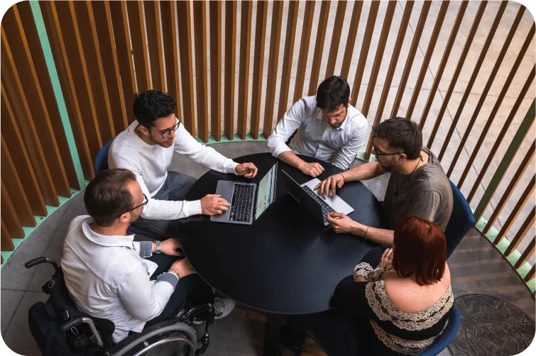 The AccessiWay team discusses with young people the best way to implement a tool.