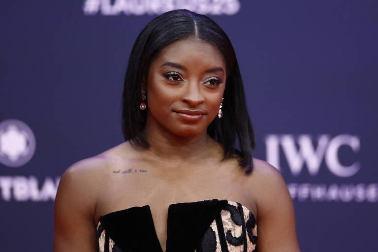 Simone Biles abandona o X após polêmica com ex-nadadora sobre atleta trans