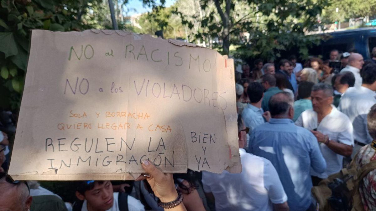 Pancarta en la concentración de Hortaleza.